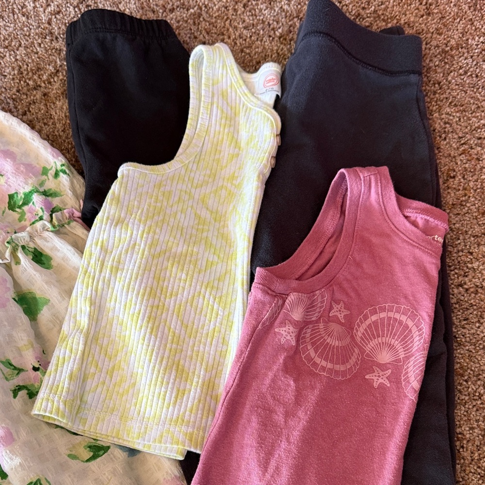 Colorful GIRLS Clothing Bundle - Picture 6 of 7